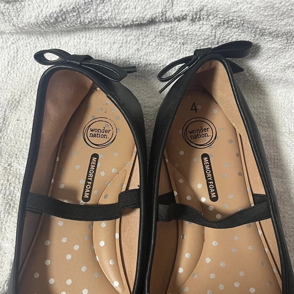 Wonder Nation girls Black Ballet Flats in size 4